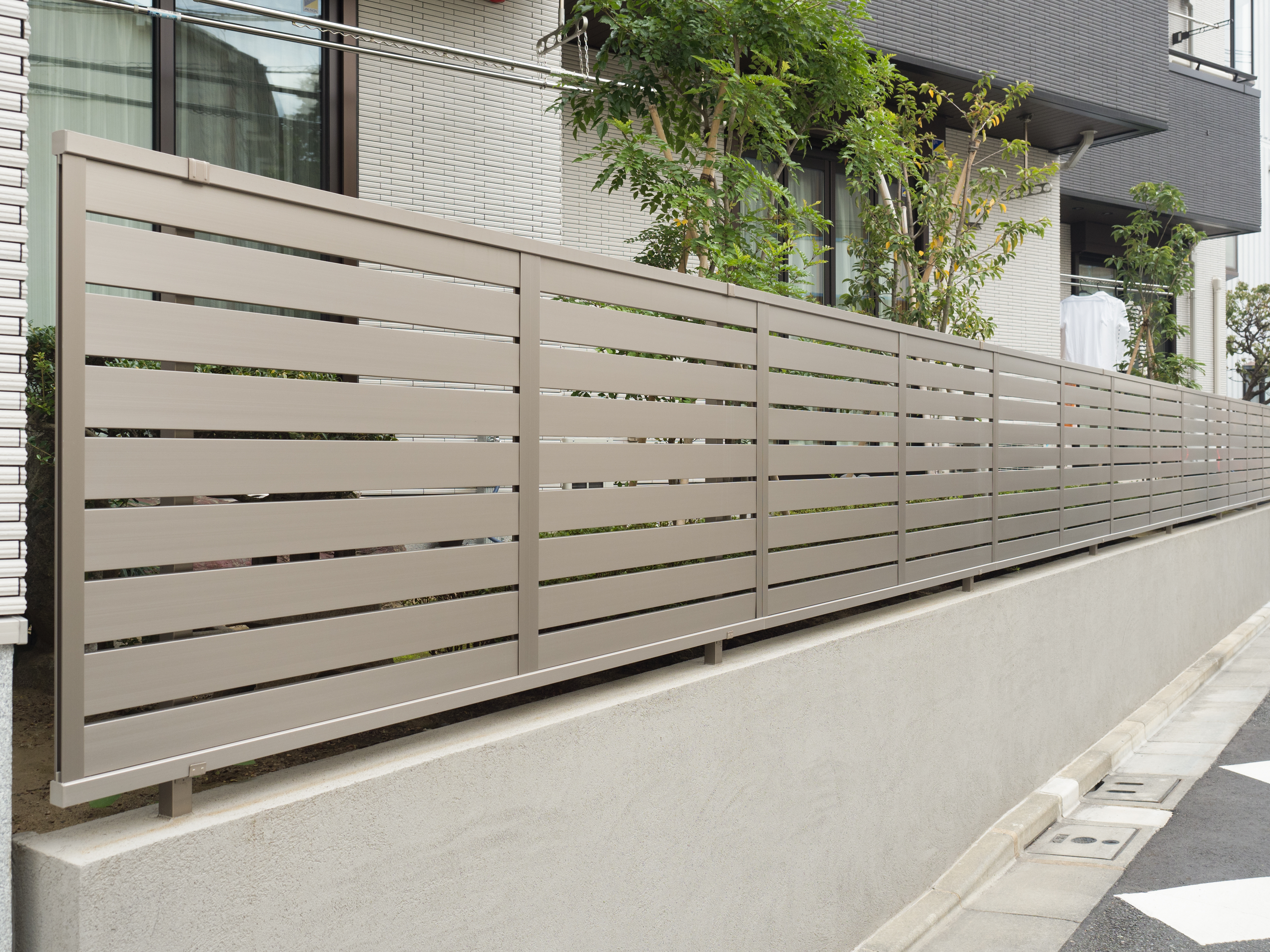 住宅のフェンス